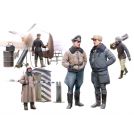 ICM 48086 WWII German Luftwaffe Pilots and Ground Personnel in Winter Uniform