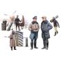 ICM 48086 WWII German Luftwaffe Pilots and Ground Personnel in Winter Uniform