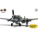 ZOUKEI-MURA SWS018 Bf 109 G-14 Hartmann Model 1/32 (figurino incluso)