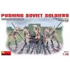 MINIART 35137 PUSHING SOVIET SOLDIERS 1/35