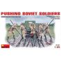 MINIART 35137 PUSHING SOVIET SOLDIERS 1/35